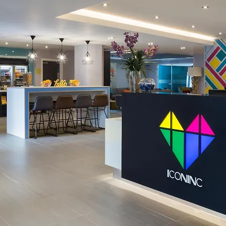 The Glassworks Hotel *